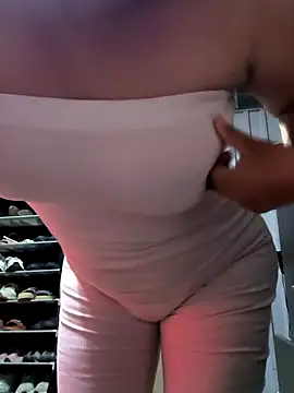 Snapshot of Kasandra02 chatting on 02/04/26, 04:40 Kasandra02 online show from 02/04/26, 04:40