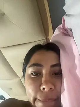 Snapshot of darsha_90 chatting on 10/18/25, 12:02 darsha 90 online show from 10/18/25, 12:02