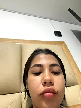 Snapshot of darsha_90 chatting on 10/21/25, 02:12 darsha 90 online show from 10/21/25, 02:12