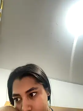 Snapshot of darsha_90 chatting on 11/08/25, 12:33 darsha 90 online show from 11/08/25, 12:33