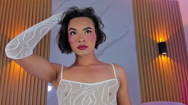 Snapshot of miss_Ari chatting on 12/16/24, 07:32 miss Ari online show from 12/16/24, 07:32