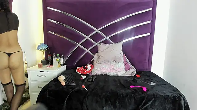 Snapshot of samantaht chatting on 03/16/25, 03:14 samantaht online show from 03/16/25, 03:14