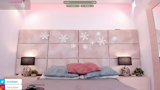 Eevee Taylor online show from 12/15/25, 03:22