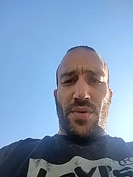 Snapshot of workhard87 chatting on 03/11/25, 04:40 workhard87 online show from 03/11/25, 04:40