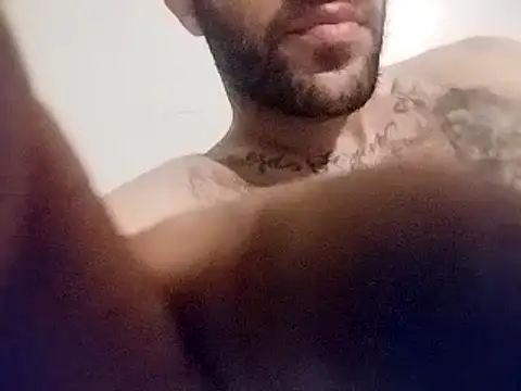 Snapshot of workhard87 chatting on 03/15/25, 06:10 workhard87 online show from 03/15/25, 06:10