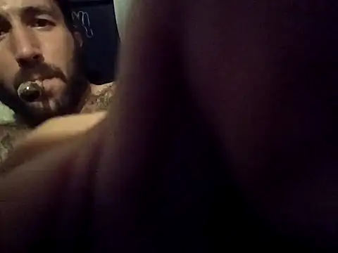 Snapshot of workhard87 chatting on 09/29/25, 03:28 workhard87 online show from 09/29/25, 03:28