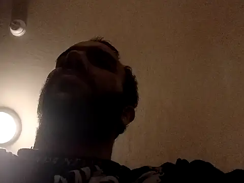 Snapshot of workhard87 chatting on 10/24/25, 11:28 workhard87 online show from 10/24/25, 11:28