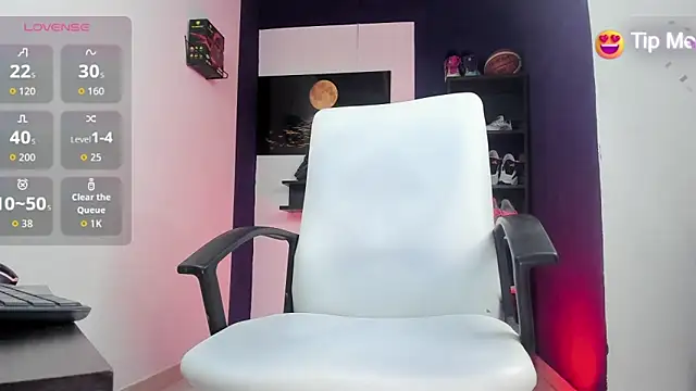 Snapshot of Marcos_garcias chatting on 10/15/25, 03:34 Marcos garcias online show from 10/15/25, 03:34