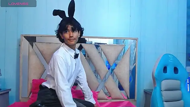 Snapshot of andy_staar chatting on 10/03/25, 11:40 andy staar online show from 10/03/25, 11:40