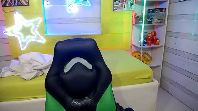 Snapshot of andy_staar chatting on 11/08/25, 07:12 andy staar online show from 11/08/25, 07:12