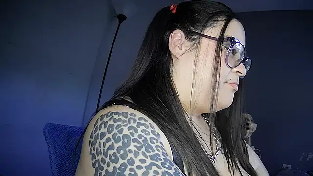 tillymarie34 online show from 02/10/25, 07:49