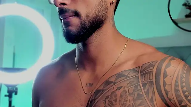 LiamGarcia1 online show from 01/06/25, 03:29