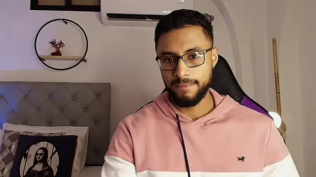 LiamGarcia1 online show from 01/12/25, 10:45