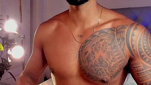 LiamGarcia1 online show from 02/05/25, 03:42