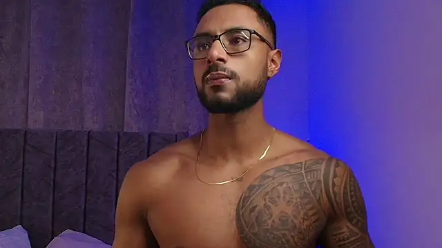 LiamGarcia1 online show from 02/09/25, 02:49