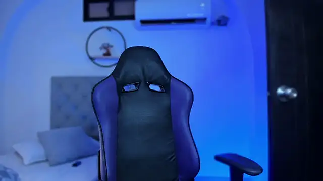 LiamGarcia1 online show from 02/10/25, 01:33