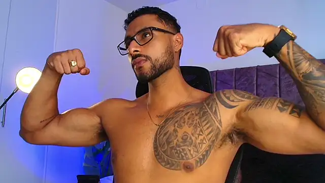 LiamGarcia1 online show from 11/26/25, 02:51