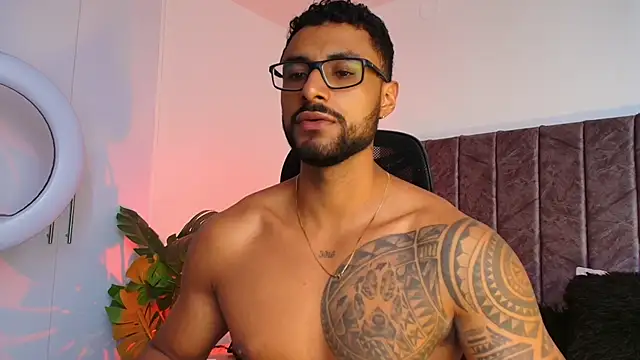 LiamGarcia1 online show from 12/03/25, 03:21