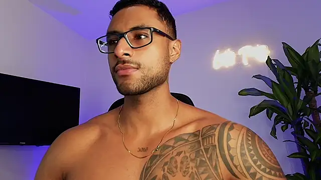 LiamGarcia1 online show from 12/22/25, 02:25