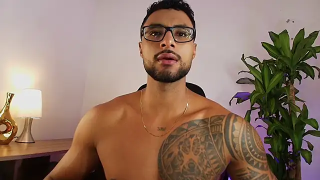 LiamGarcia1 online show from 01/07/26, 03:47