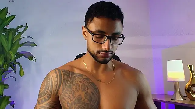 LiamGarcia1 online show from 01/12/26, 02:39