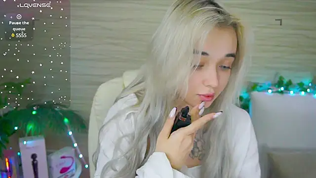 Ashley S online show from 02/12/25, 02:14