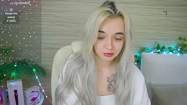 Ashley S online show from 02/12/25, 05:15