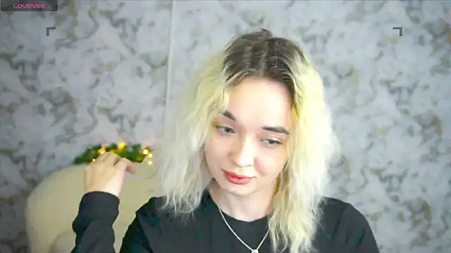 Snapshot of Ashley_S chatting on 04/23/26, 10:12 Ashley S online show from 04/23/26, 10:12
