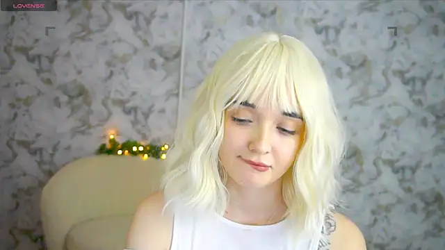 Snapshot of Ashley_S chatting on 05/18/26, 04:07 Ashley S online show from 05/18/26, 04:07