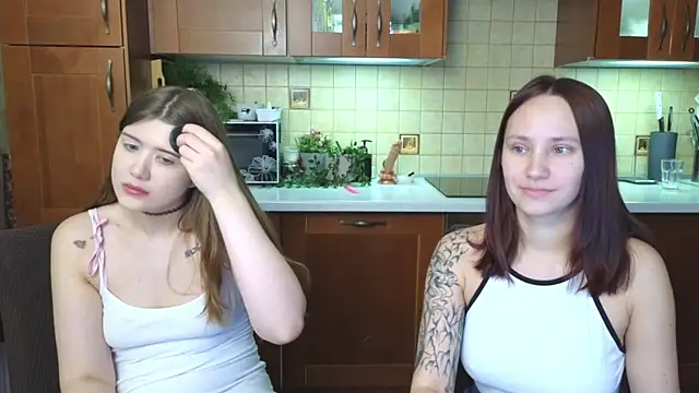 HotCaramellsTV online show from 04/10/26, 11:26