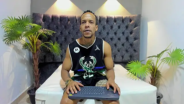 Salomon koude online show from 05/19/26, 02:01