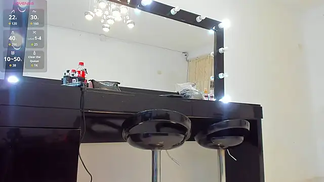 Snapshot of ElisabethMassey chatting on 12/20/25, 05:53 ElisabethMassey online show from 12/20/25, 05:53