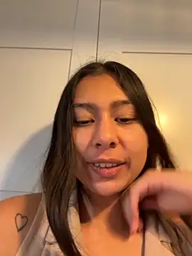 Snapshot of Im_sophia1 chatting on 11/18/25, 04:33 Im sophia1 online show from 11/18/25, 04:33