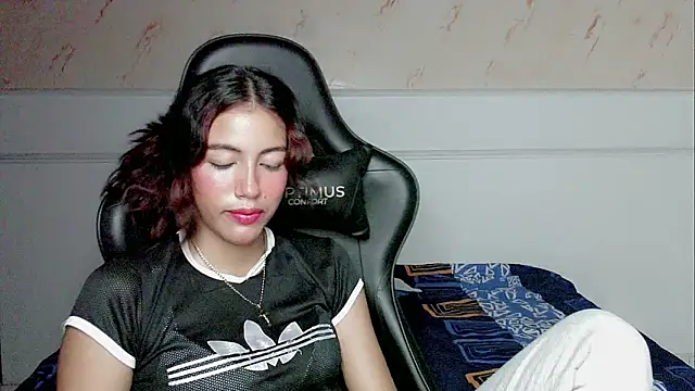 Snapshot of dayanita_hot_ chatting on 02/08/25, 01:22 dayanita hot online show from 02/08/25, 01:22