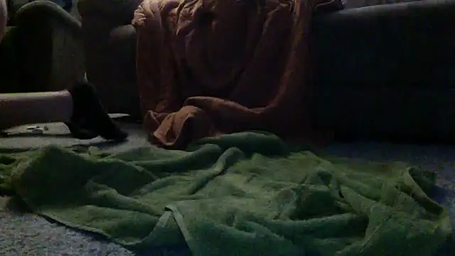 Snapshot of dirtything4u chatting on 03/18/26, 08:23 dirtything4u online show from 03/18/26, 08:23