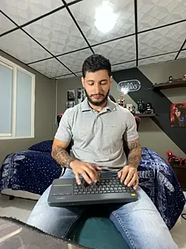 Snapshot of marcel_crawford96 chatting on 11/08/25, 02:28 marcel crawford96 online show from 11/08/25, 02:28