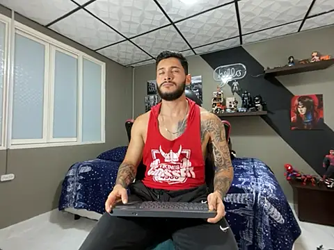 Snapshot of marcel_crawford96 chatting on 11/10/25, 05:01 marcel crawford96 online show from 11/10/25, 05:01