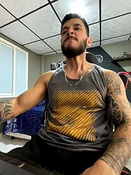 Snapshot of marcel_crawford96 chatting on 11/11/25, 04:29 marcel crawford96 online show from 11/11/25, 04:29