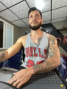 Snapshot of marcel_crawford96 chatting on 11/18/25, 04:22 marcel crawford96 online show from 11/18/25, 04:22