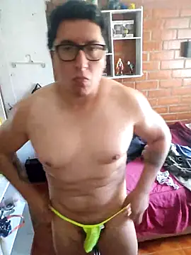 Snapshot of boy_1993 chatting on 10/30/25, 04:08 boy 1993 online show from 10/30/25, 04:08