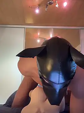 Snapshot of PlayDog123 chatting on 10/11/25, 09:52 PlayDog123 online show from 10/11/25, 09:52