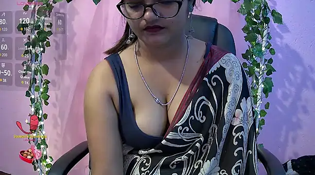 Snapshot of Pari-new chatting on 02/10/25, 04:19 Pari-new online show from 02/10/25, 04:19