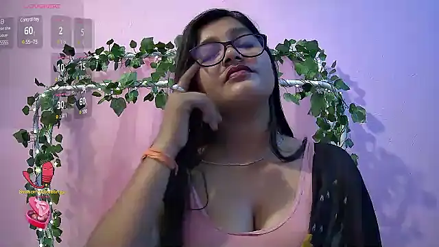 Snapshot of Pari-new chatting on 03/21/25, 10:06 Pari-new online show from 03/21/25, 10:06