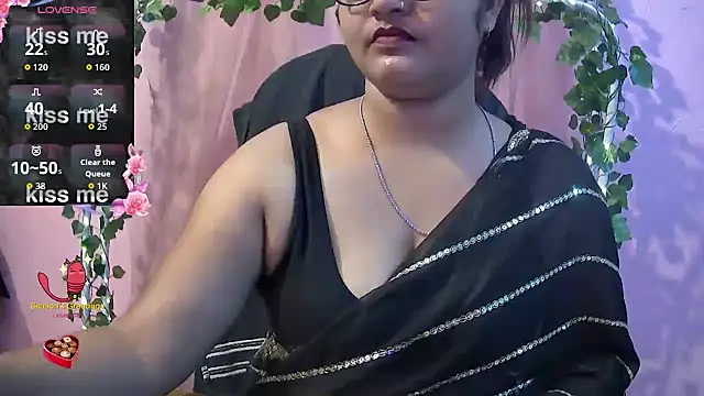 Snapshot of Pari-new chatting on 02/21/26, 04:02 Pari-new online show from 02/21/26, 04:02