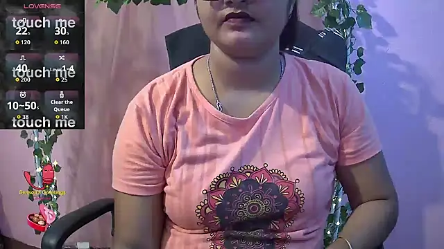 Snapshot of Pari-new chatting on 05/18/26, 04:18 Pari-new online show from 05/18/26, 04:18