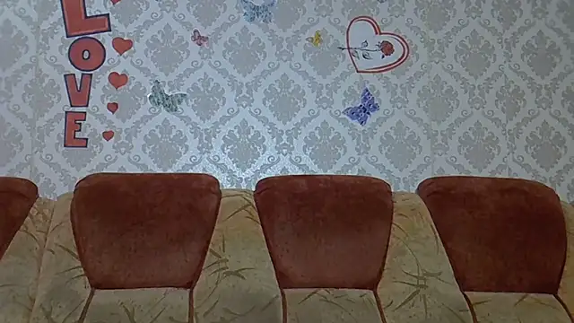 PaulaGolden online show from 12/04/25, 07:55