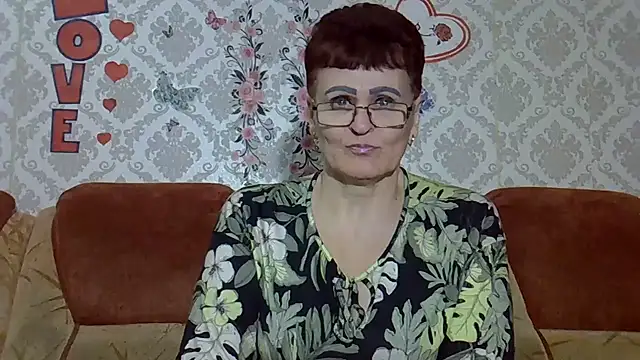 Snapshot of PaulaGolden chatting on 06/19/26, 06:56 PaulaGolden online show from 06/19/26, 06:56