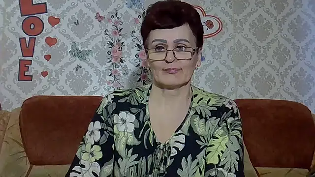 Snapshot of PaulaGolden chatting on 07/15/26, 05:40 PaulaGolden online show from 07/15/26, 05:40