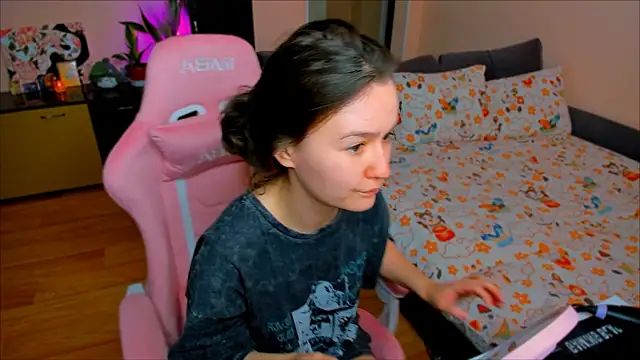 ameli moon online show from 10/18/25, 03:24