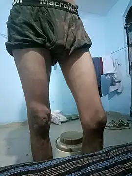 Snapshot of Shubu_76 chatting on 10/15/25, 03:45 Shubu 76 online show from 10/15/25, 03:45